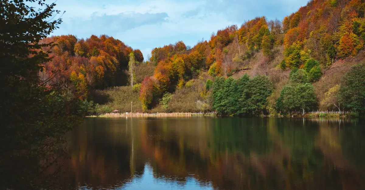 Los 10 Destinos Más Gradables para Viajar en Otoño